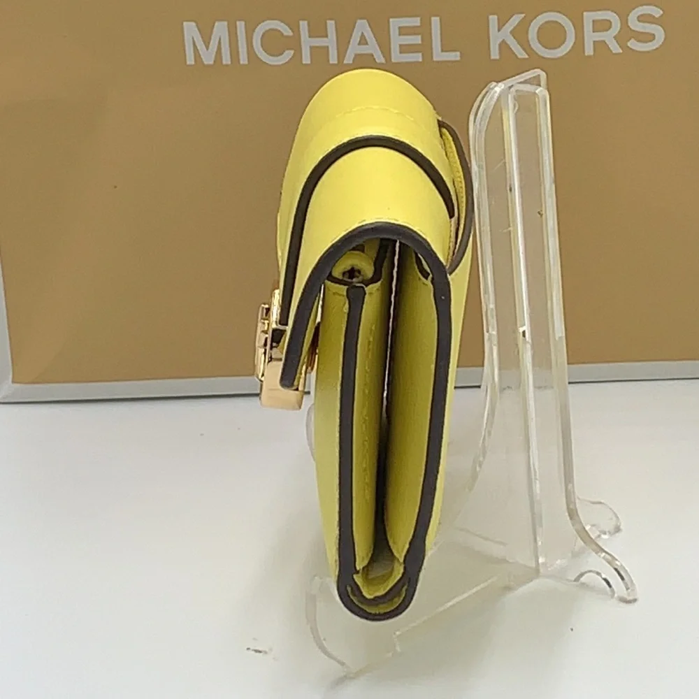NWT MICHAEL KORS CARMEN MEDIUM FLAP BIFOLD WALLET SUNSHINE COLOR